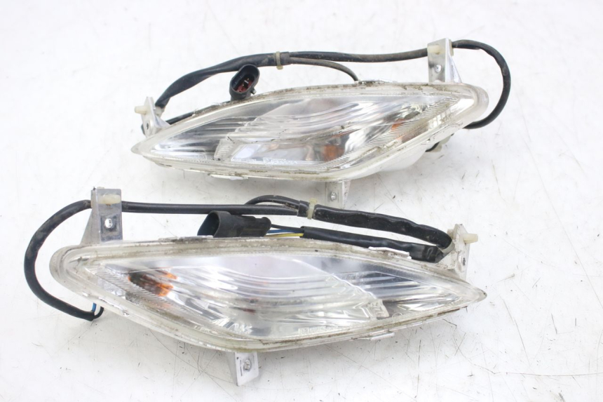 photo de FRONT TURN SIGNAL PIAGGIO FLY 4T 50 (2013 - 2017) - Main view