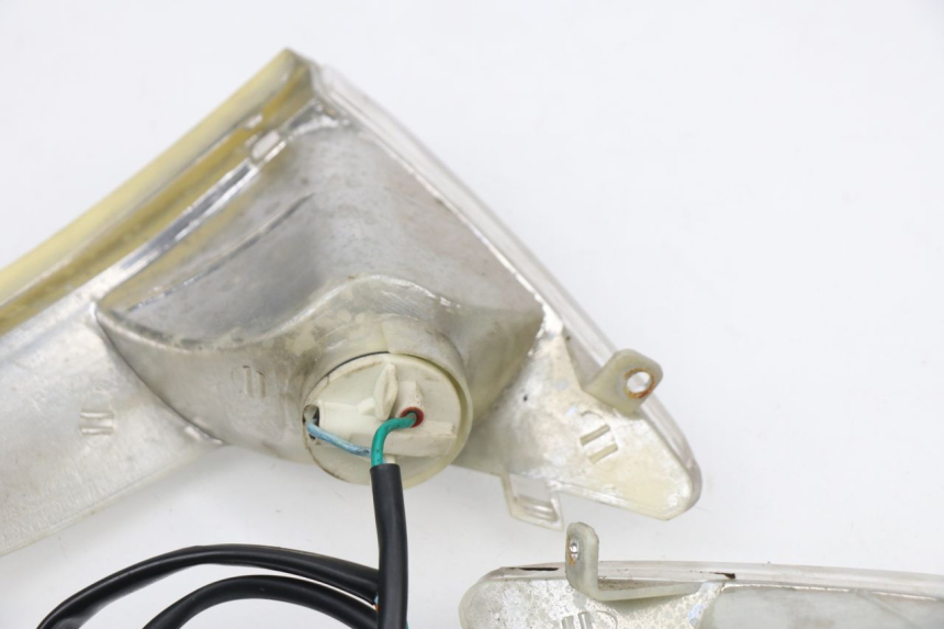 photo de FRONT TURN SIGNAL REVATTO FUTURA GT 125 (2006 - 2008) - Alternative perspective