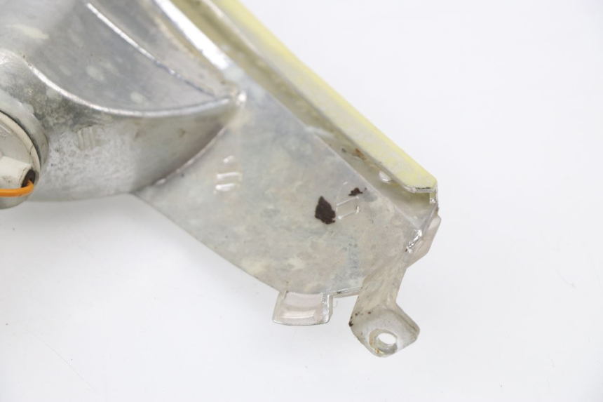 photo de FRONT TURN SIGNAL REVATTO FUTURA GT 125 (2006 - 2008) - Fixing points details