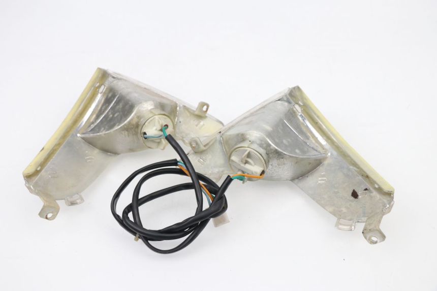 photo de FRONT TURN SIGNAL REVATTO FUTURA GT 125 (2006 - 2008) - Surface and material condition