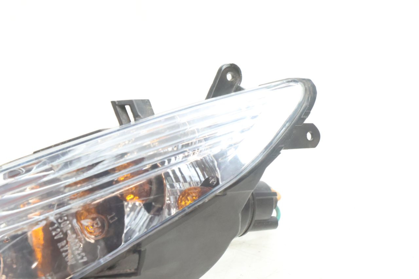 photo de LEFT FRONT TURN SIGNAL KYMCO AGILITY 16+ 4T 50 (2018 - 2023) - Zoom on usage condition
