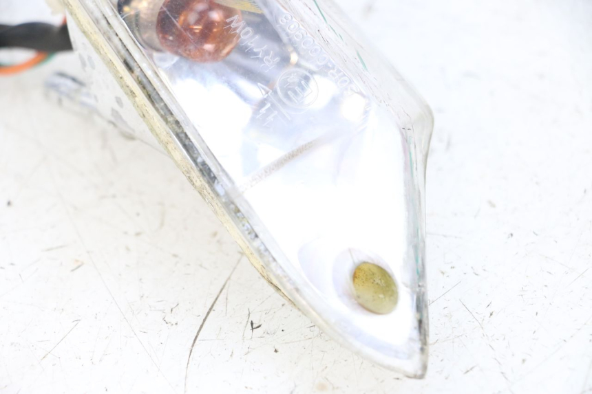 photo de LEFT FRONT TURN SIGNAL KYMCO AGILITY 4T 50 (2018 - 2022) - Surface and material condition