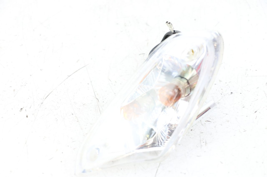 photo de LEFT FRONT TURN SIGNAL KYMCO AGILITY 4T 50 (2018 - 2022) - Zoom on usage condition