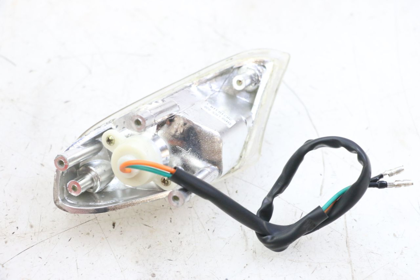 photo de LEFT FRONT TURN SIGNAL KYMCO AGILITY 4T 50 (2018 - 2022) - Alternative perspective