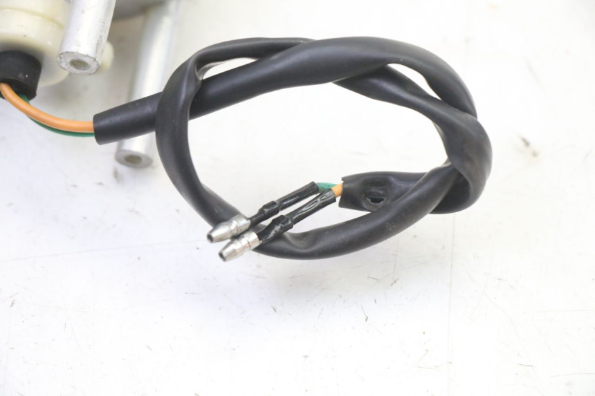 photo de LEFT FRONT TURN SIGNAL KYMCO AGILITY 4T 50 (2005 - 2018) - Technical close-up