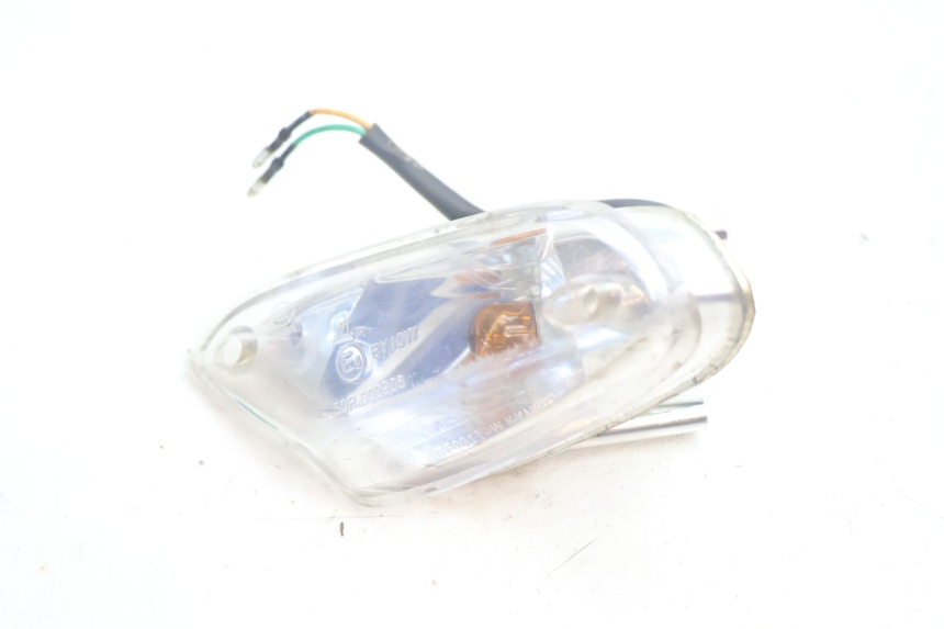 photo de LEFT FRONT TURN SIGNAL KYMCO AGILITY 4T 50 (2005 - 2018) - Zoom on usage condition