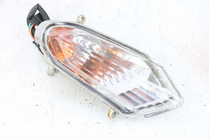 photo de FRONT LEFT TURN SIGNAL  KYMCO AGILITY CITY 4T 50 (2008 - 2016) - Surface and material condition