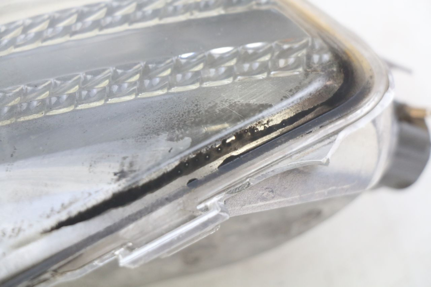 photo de LEFT FRONT TURN SIGNAL APRILIA ATLANTIC 500 (2002 - 2003) - Alternative perspective