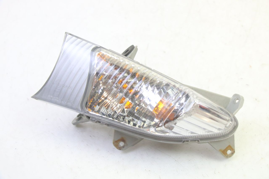 photo de LEFT FRONT TURN SIGNAL SUZUKI BURGMAN 125 (2007 - 2014) - Main view