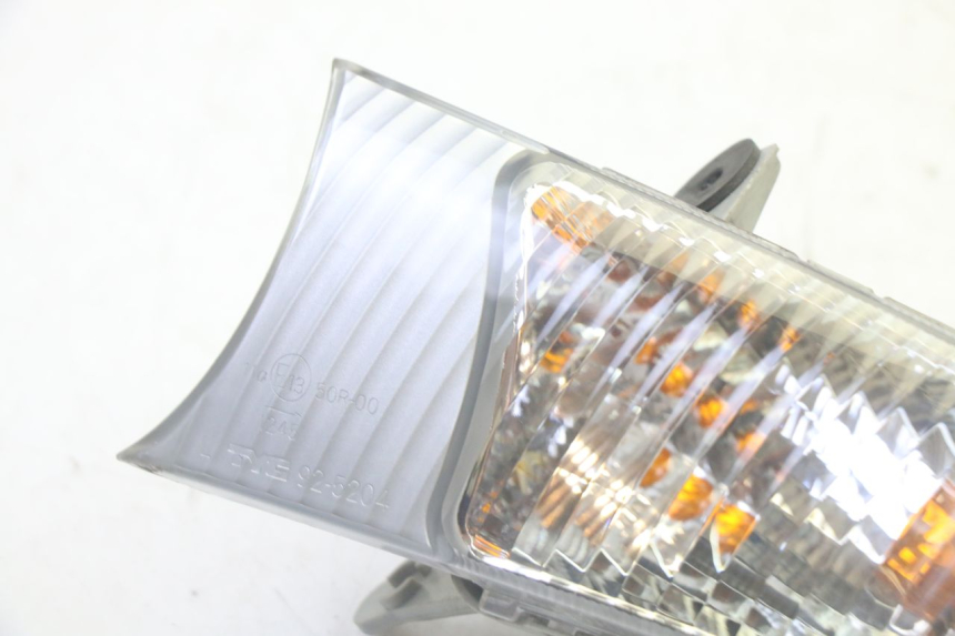photo de LEFT FRONT TURN SIGNAL SUZUKI BURGMAN 125 (2007 - 2014) - Component detail