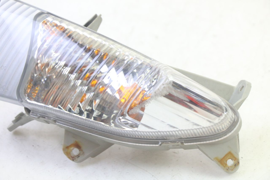 photo de LEFT FRONT TURN SIGNAL SUZUKI BURGMAN 125 (2007 - 2014) - Zoom on usage condition