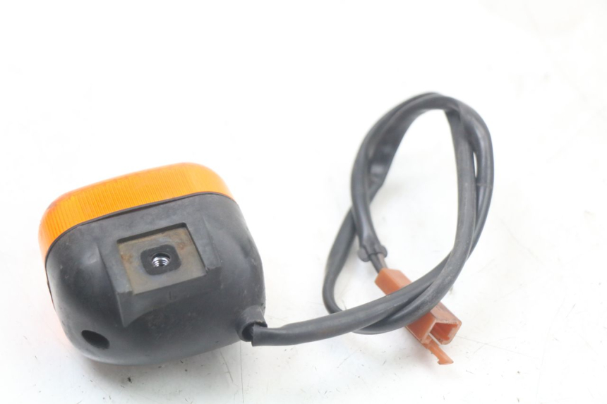 photo de FRONT LEFT TURN SIGNAL  YAMAHA BW'S BWS 125 (2010 - 2013) - Alternative perspective
