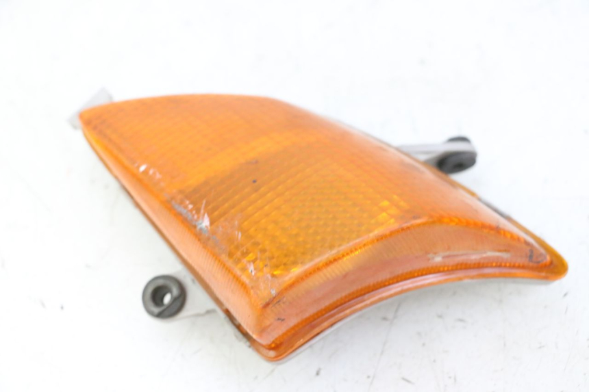 photo de FRONT LEFT TURN SIGNAL HONDA CBR F SC25 1000 (1989 - 1992) - Surface and material condition