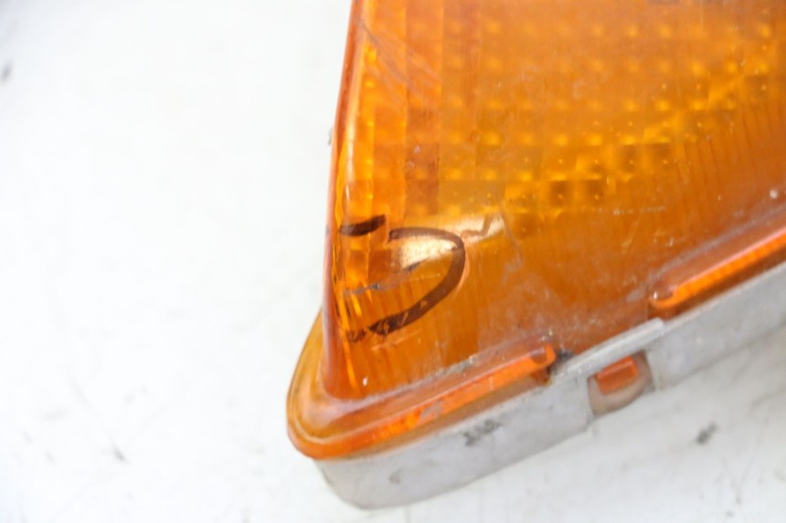 photo de FRONT LEFT TURN SIGNAL HONDA CBR F SC25 1000 (1989 - 1992) - Markings and original references