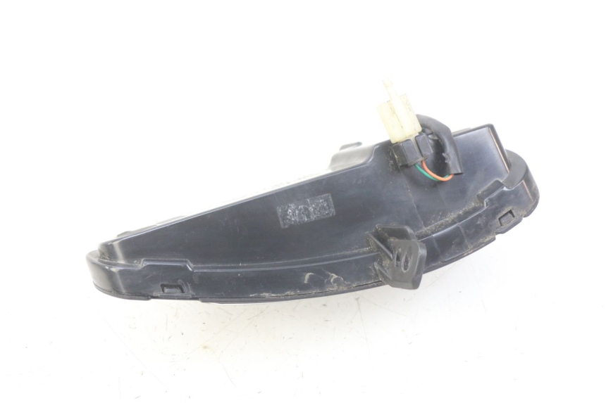 photo de LEFT FRONT TURN SIGNAL PEUGEOT DJANGO 2T 50 (2014 - 2019) - Zoom on usage condition