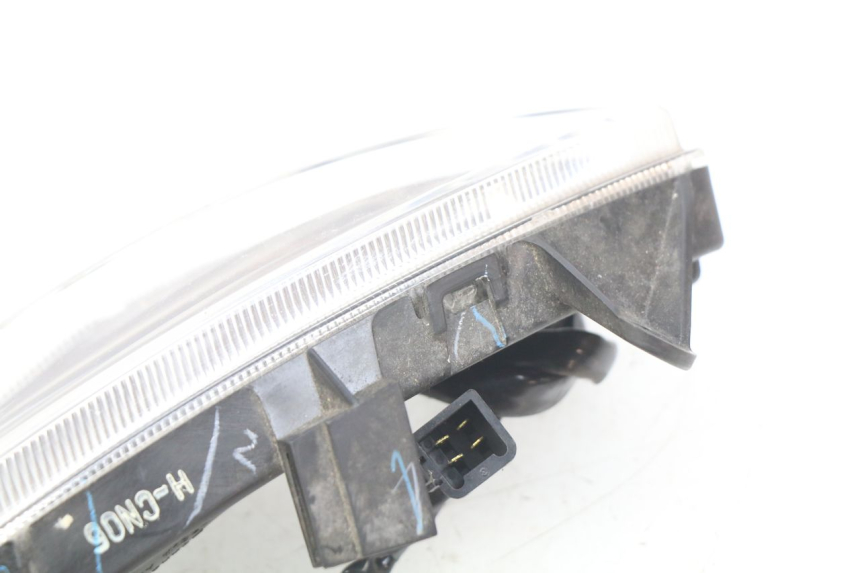 photo de FRONT LEFT TURN SIGNAL YAMAHA D'ELIGHT DELIGHT 115 (2013 - 2017) - Fixing points details