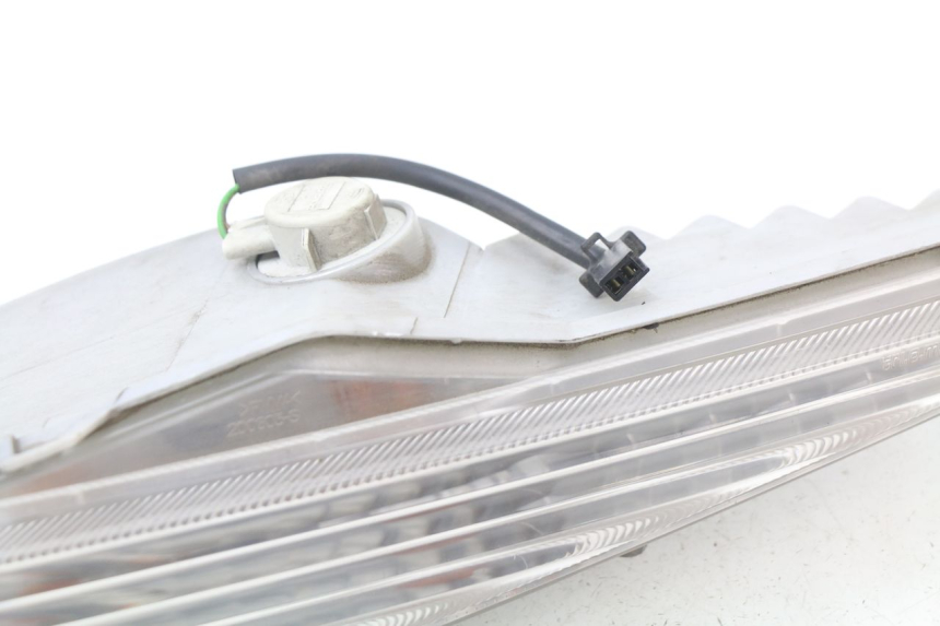 photo de LEFT FRONT TURN SIGNAL HONDA FES PANTHEON 125 (2003 - 2007) - Product overview