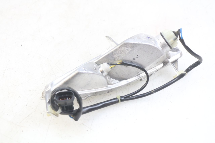 photo de LEFT FRONT TURN SIGNAL PIAGGIO FLY 4T 50 (2013 - 2017) - Technical close-up