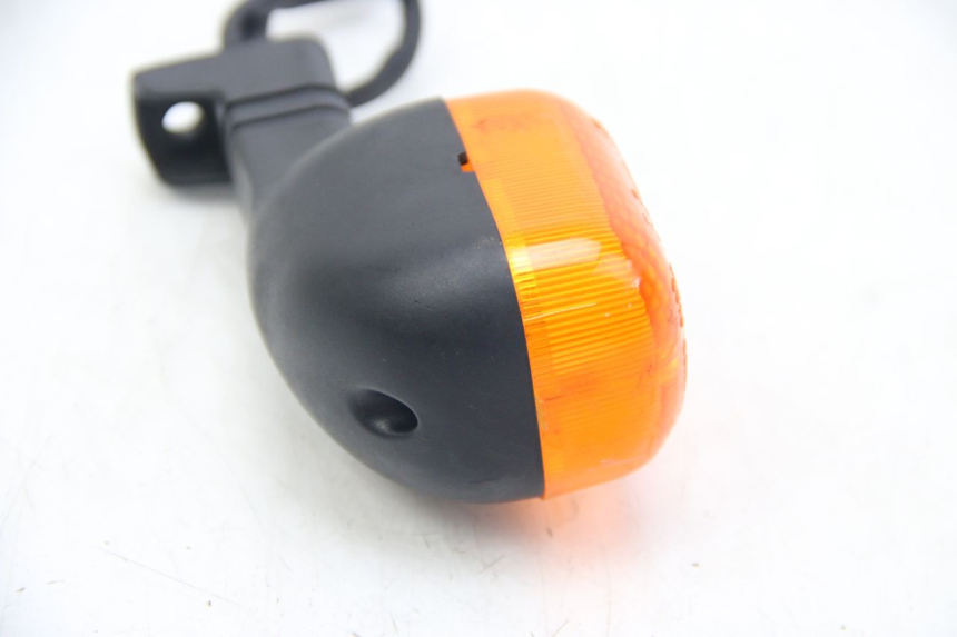 photo de LEFT FRONT TURN SIGNAL PEUGEOT FOX 50 (1995 - 2003) - Zoom on usage condition