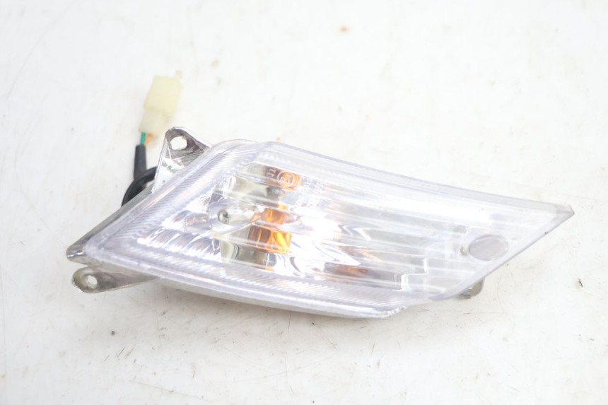 photo de FRONT LEFT TURN SIGNAL VASTRO GP 2T 50 (2013 - 2017) - Component detail