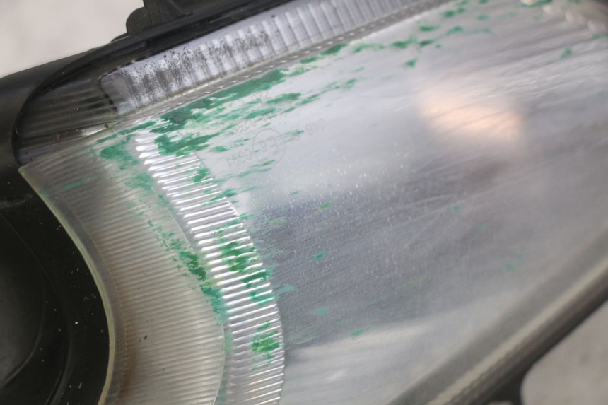 photo de LEFT FRONT TURN SIGNAL SYM GTS EFI 125 (2012 - 2016) - Surface and material condition