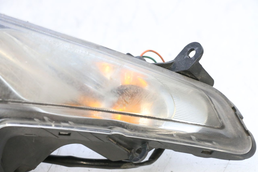 photo de FRONT LEFT TURN SIGNAL SYM GTS EVO 125 (2009 - 2013) - Zoom on usage condition