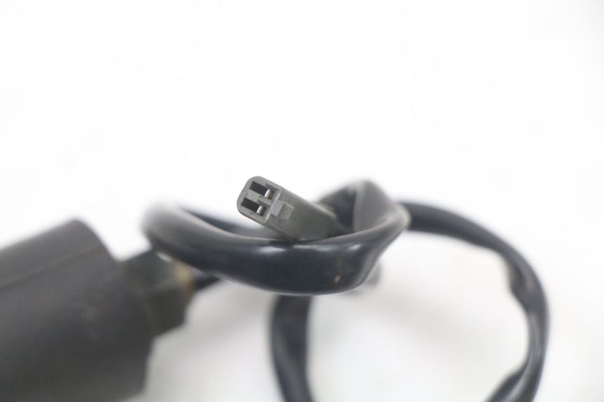 photo de FRONT LEFT TURN SIGNAL  SUZUKI GZ MARAUDER 125 (1998 - 2004) - Fixing points details