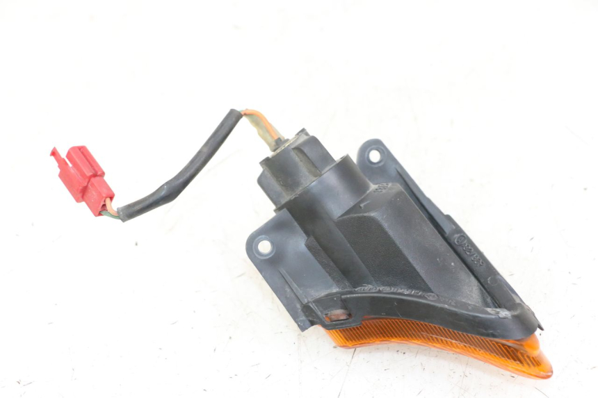 photo de FRONT LEFT TURN SIGNAL HONDA CBR F 1000 (1993 - 1996) - Alternative perspective