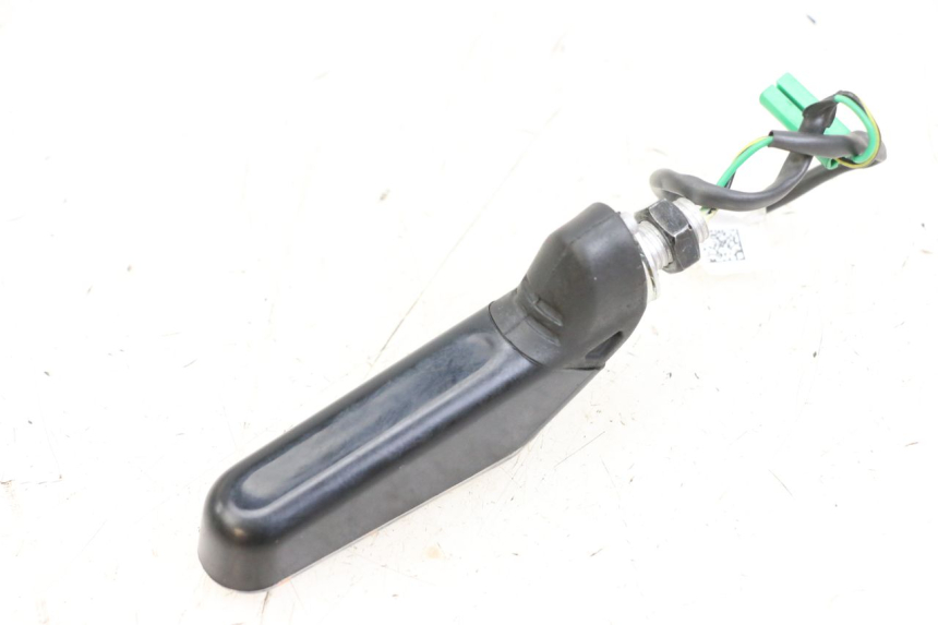 photo de FRONT LEFT TURN SIGNAL HUSQVARNA SVARTPILEN 401 (2018 - 2023) - Zoom on usage condition
