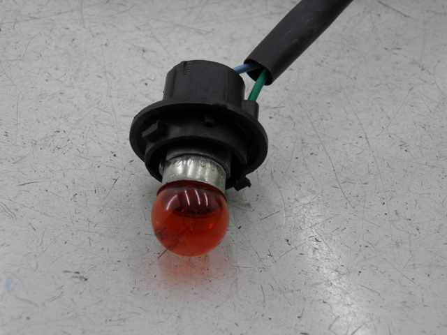 photo de FRONT LEFT TURN SIGNAL  JM MOTOR S-MAX 125 (2010 - 2014) - Surface and material condition