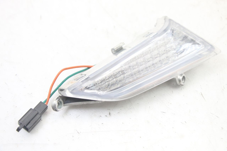 photo de FRONT LEFT TURN SIGNAL  KYMCO PEOPLE S 125 (2000 - 2008) - Component detail