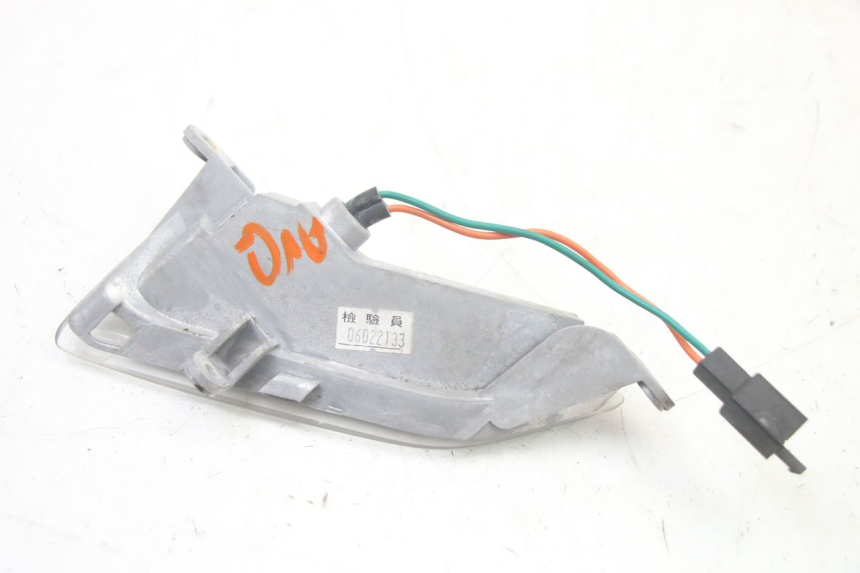 photo de FRONT LEFT TURN SIGNAL  KYMCO PEOPLE S 125 (2000 - 2008) - Alternative perspective