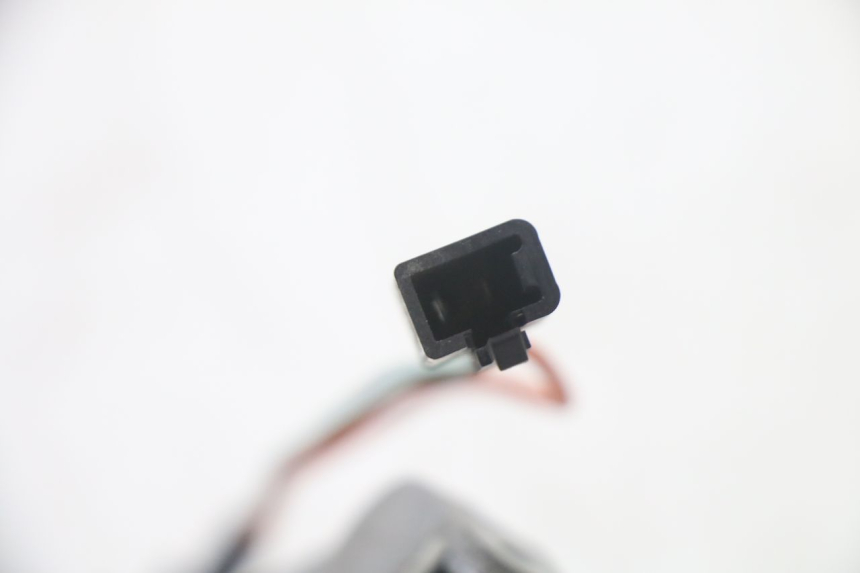photo de FRONT LEFT TURN SIGNAL  KYMCO PEOPLE S 125 (2000 - 2008) - Technical close-up