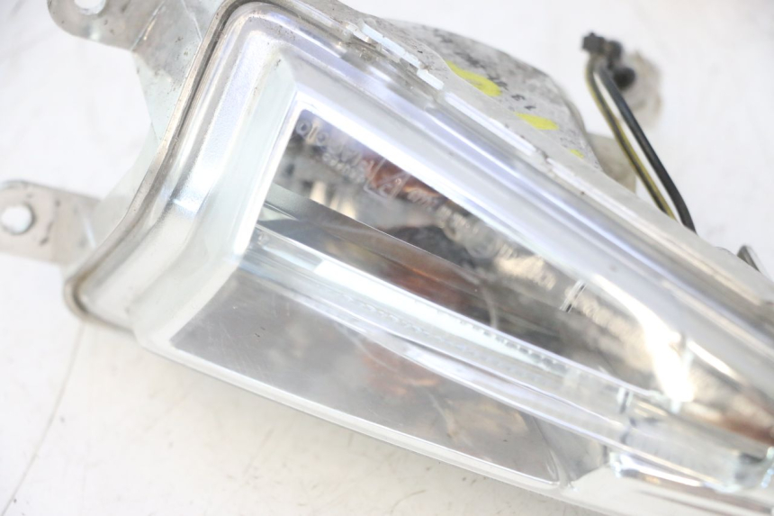 photo de LEFT FRONT TURN SIGNAL PIAGGIO LIBERTY IGET 4T 50 (2015 - 2020) - Alternative perspective