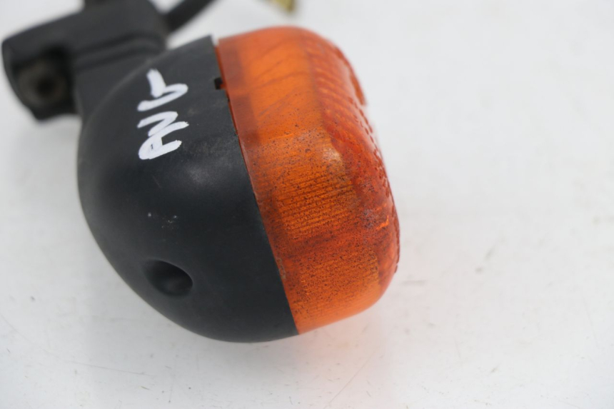 photo de LEFT FRONT TURN SIGNAL PEUGEOT LUDIX 50 (2005 - 2007) - Alternative perspective