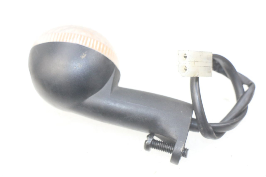 photo de LEFT FRONT TURN SIGNAL PEUGEOT LUDIX 50 (2008 - 2017) - Zoom on usage condition