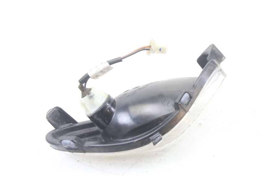 photo de FRONT LEFT TURN SIGNAL  MBK OVETTO ONE 2T 50 (2013 - 2017) - Zoom on usage condition