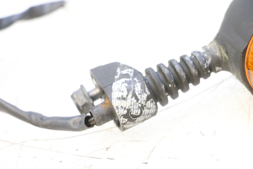 photo de LEFT FRONT TURN SIGNAL YAMAHA NEOS NEO'S 4T 50 (2008 - 2016) - Zoom on usage condition