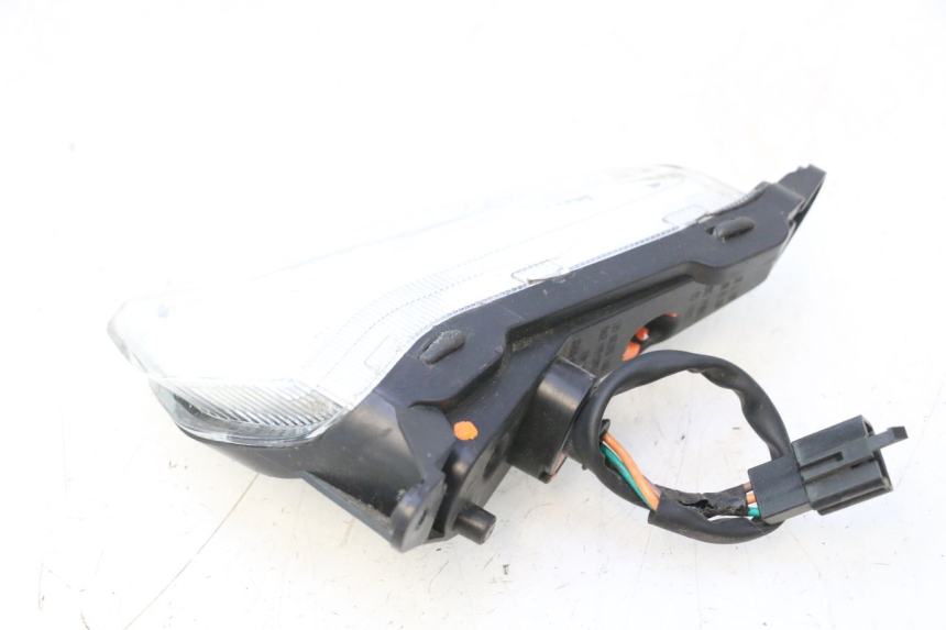 photo de FRONT LEFT TURN SIGNAL KYMCO LIKE 4T 50 (2019 - 2025) - Surface and material condition