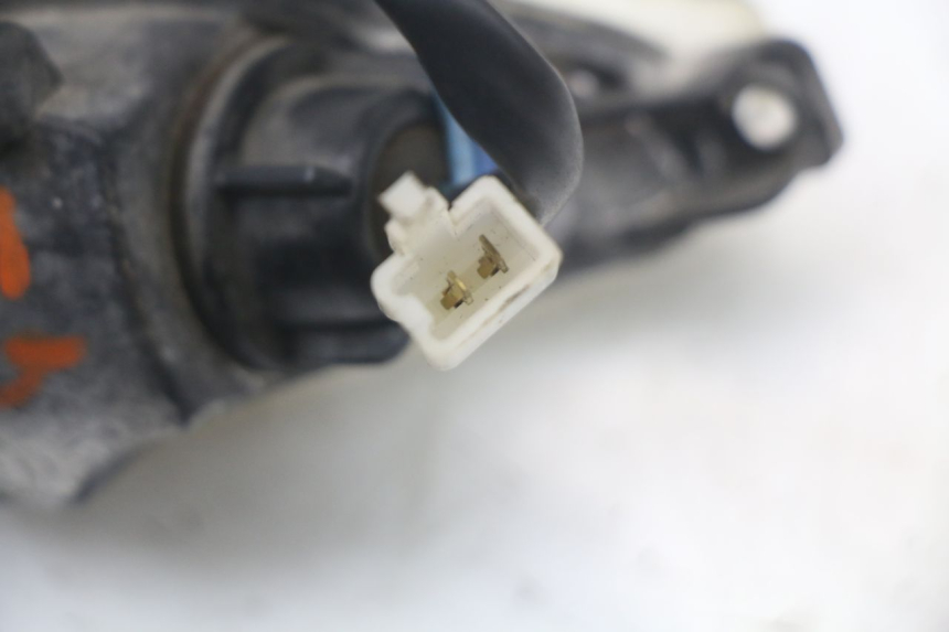 photo de FRONT LEFT TURN SIGNAL PIAGGIO NEW TYPHOON 50 (2010 - 2017) - Fixing points details