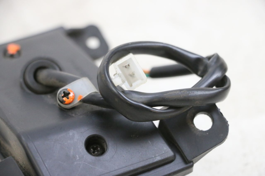 photo de FRONT LEFT TURN SIGNAL EFUN PUSA 1 - Zoom on usage condition