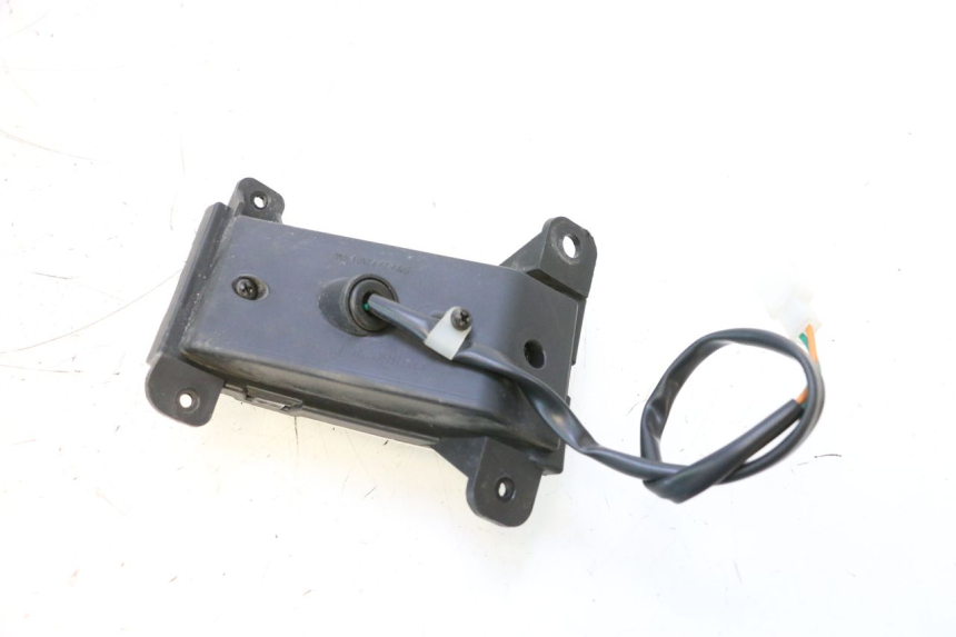 photo de FRONT LEFT TURN SIGNAL EFUN PUSA 1 - Alternative perspective