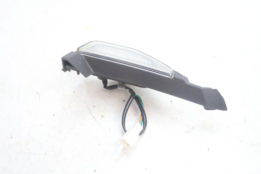 photo de FRONT LEFT TURN SIGNAL JM MOTORS R-MAX TECH 50 (2024 - 2026) - Zoom on usage condition