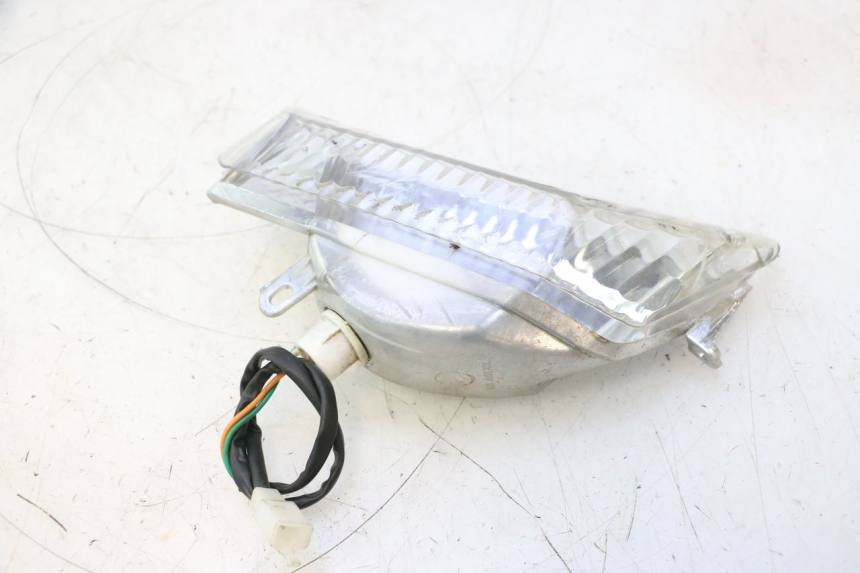 photo de FRONT LEFT TURN SIGNAL ORCAL RAPTOR 50 (2015 - 2021) - Additional view of the item