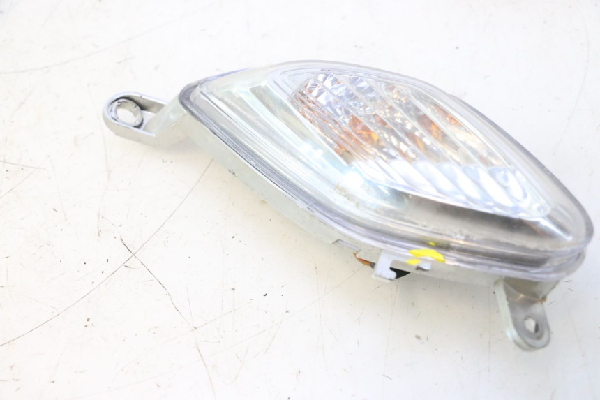 photo de FRONT LEFT TURN SIGNAL  JM MOTORS SANTANA 50 (2014 - 2023) - Fixing points details
