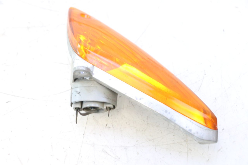 photo de FRONT LEFT TURN SIGNAL HONDA SH 125 (2001 - 2003) - Alternative perspective