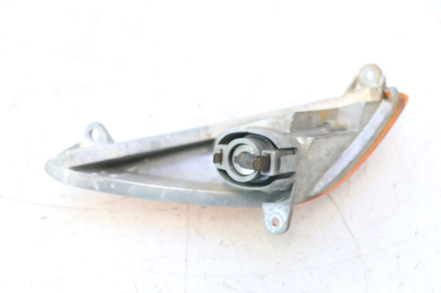 photo de FRONT LEFT TURN SIGNAL HONDA SH 125 (2001 - 2003) - Technical close-up
