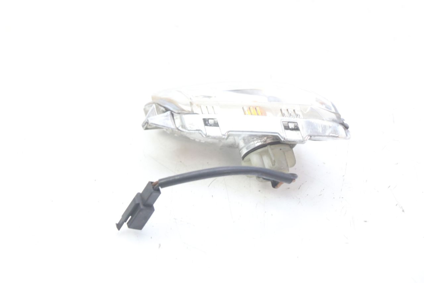 photo de FRONT LEFT TURN SIGNAL  MBK SKYCRUISER 125 (2006 - 2009) - Alternative perspective