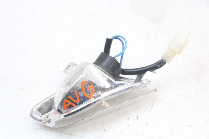photo de FRONT LEFT TURN SIGNAL APRILIA SR MOTARD 50 (2012 - 2018) - Technical close-up