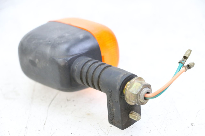 photo de FRONT LEFT TURN SIGNAL KYMCO STRYKER OFF ROAD 125 (1999 - 2005) - Technical close-up